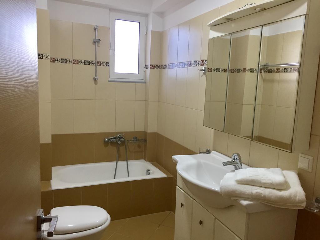 Sea And Sun Apartments Sarandë 部屋 写真